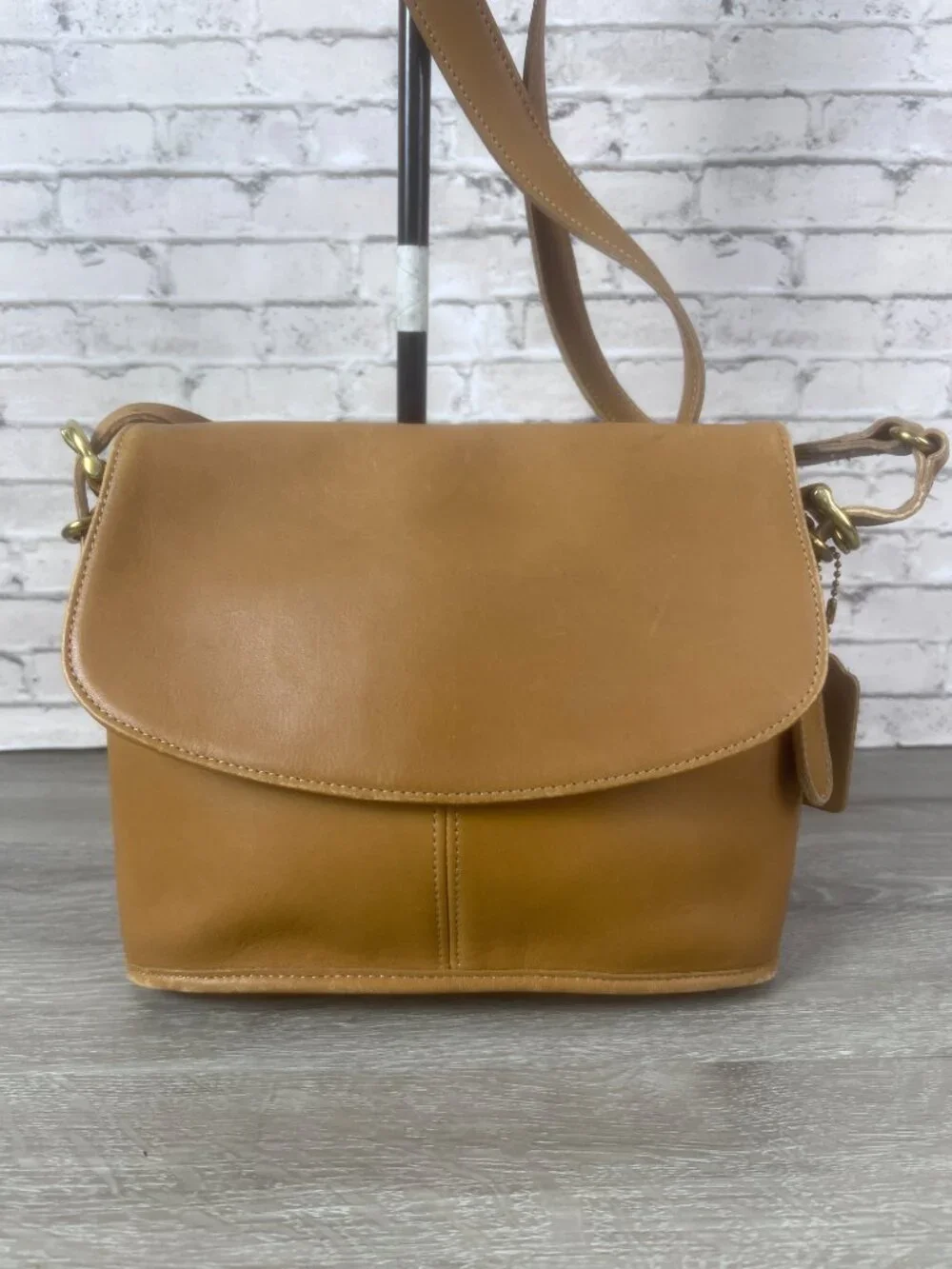 Rare Color Toffee Vintage Coach Equestrian Small Flap 9801